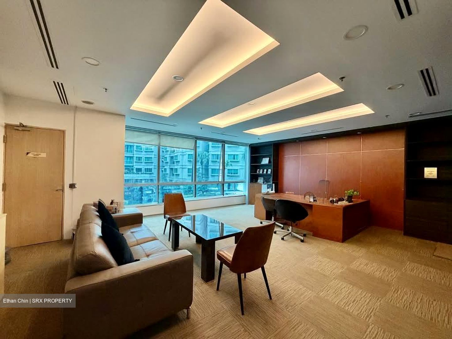 Sunshine Plaza (D7), Office #567965271